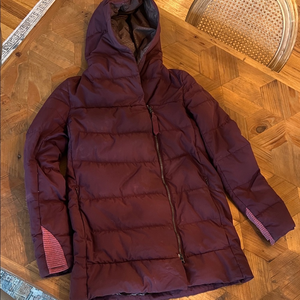 Lululemon Puffy Blanket Jacket (maroon)